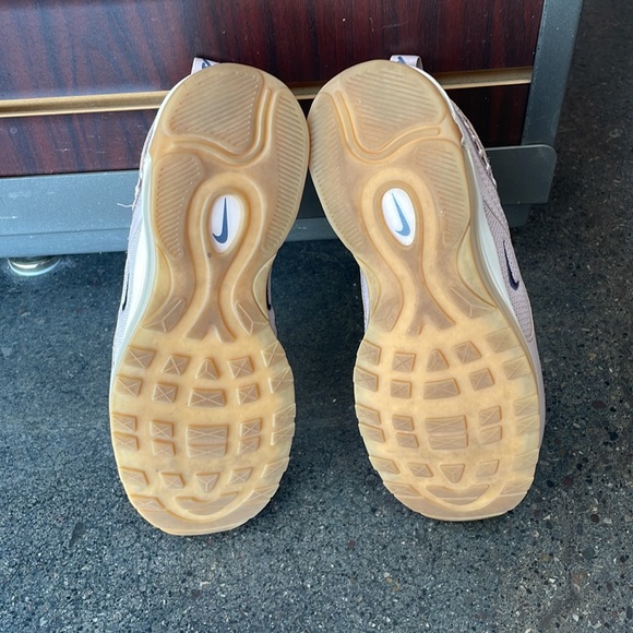 Nike athletic sneaker - Picture 2 of 4